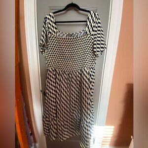 BloomChic Navy and Cream Textured Dress